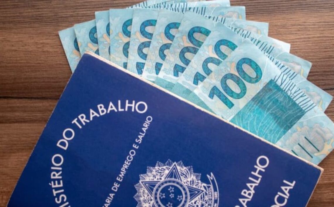 Benefício de R$ 2.160 + R$ 540 liberado para DESEMPREGADOS