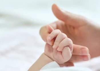 Mais tempo para cuidar do bebê: governo amplia licença-maternidade