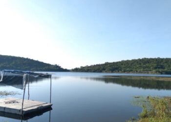 Qual a diferença entre açude e lagoa?