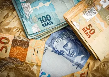 Quem tem o Cartão Bolsa do Povo está sacando R$ 2.700 com este método