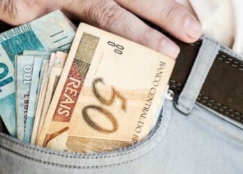 Novo salário mínimo de R$ 1.783 deixa brasileiros em festa; quando começa a valer?