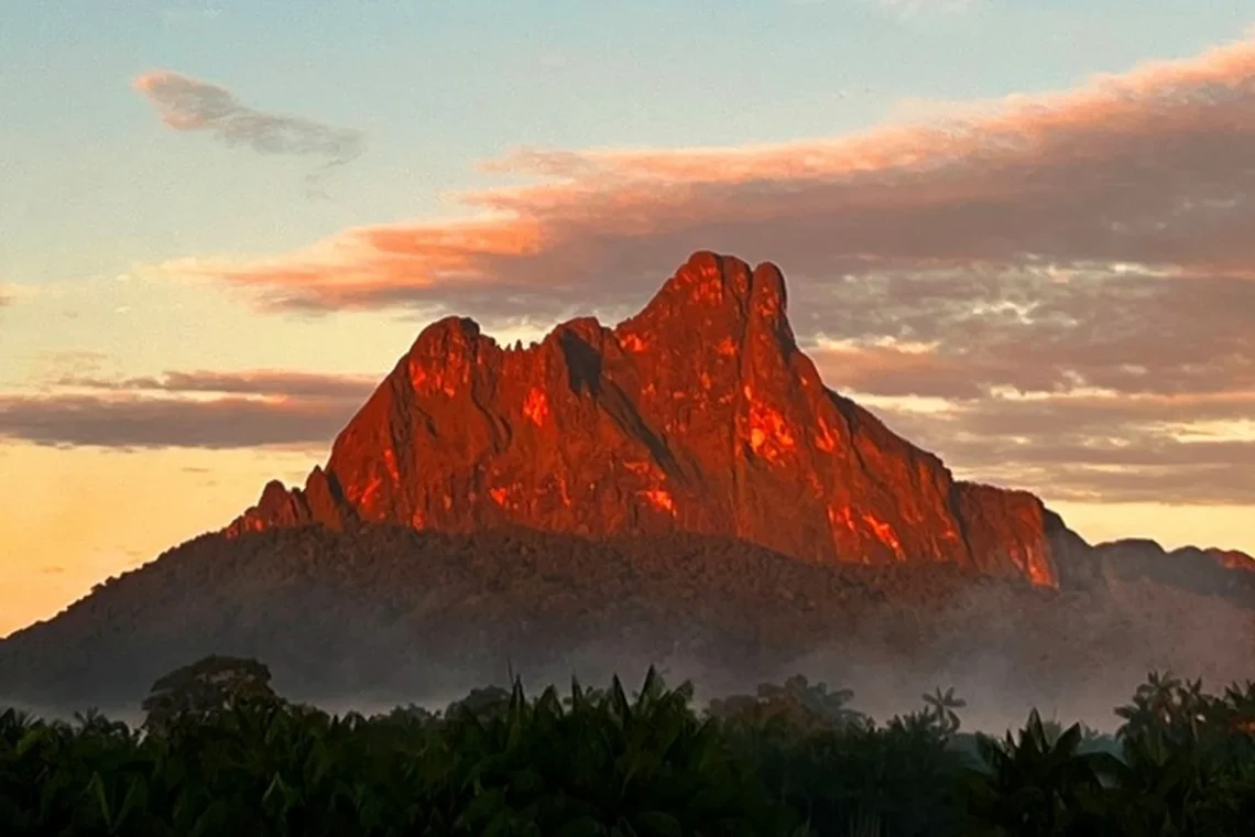 Qual a maior montanha do Brasil?