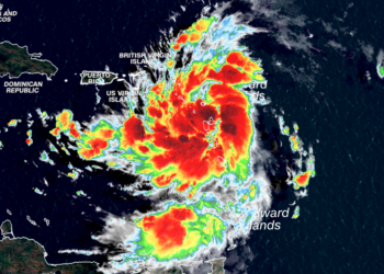 tempestade tropical Ernesto