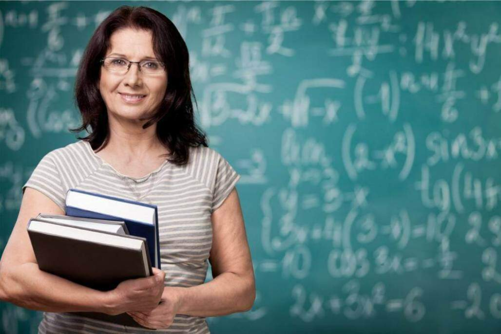 Quanto ganha uma professor universitário em 2024?