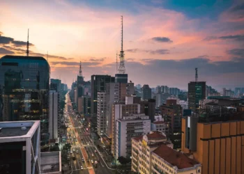 Lista de cidades brasileiras com clima mais agradáveis para viajar nas férias