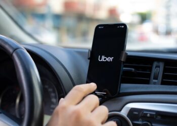 Carros que serão proibidos de rodar como Uber em 2025