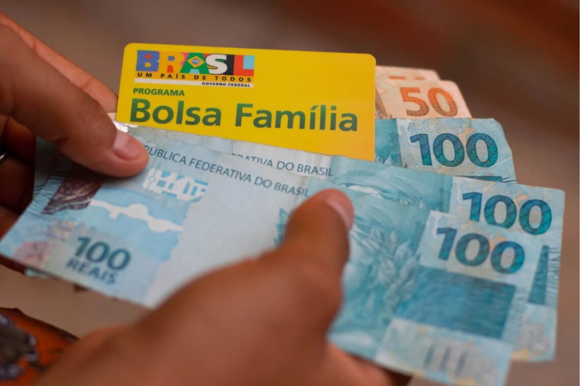 PIX natalino do Bolsa Família no valor de R$ 600 será pago para todos os inscritos do programa?