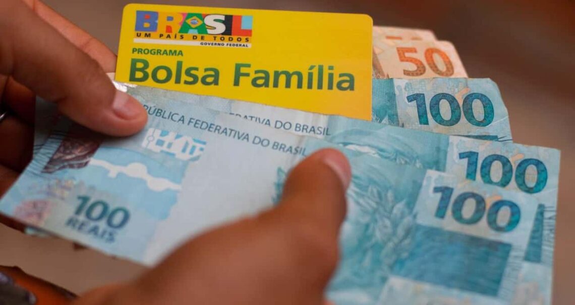 Lista de quem vai receber o extrato de R$600, R$650 e R$700 do Bolsa Família em novembro