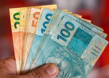 Governo confirma PIX de R$ 702 ou R$ 852 para inscritos no CADÚNICO