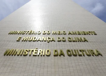 Curso EAD oferece até R$ 2 mil em bolsa para escritores no Ministério da Cultura