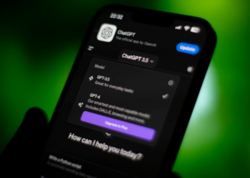 Apple adiciona ChatGPT no iPhone em sua nova atualização