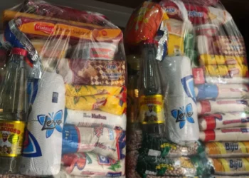 Lula bate o martelo sobre a cesta básica natalina do CRAS