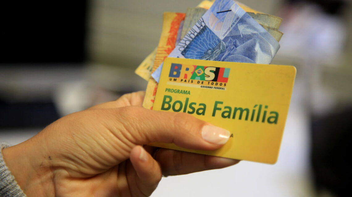 Caixa emite comunicado para beneficiários do Bolsa Família que ainda não sacaram o benefício