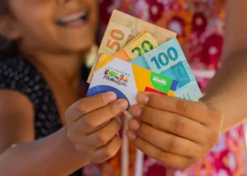 Pix de R$ 704 surpreende beneficiários do Bolsa Família