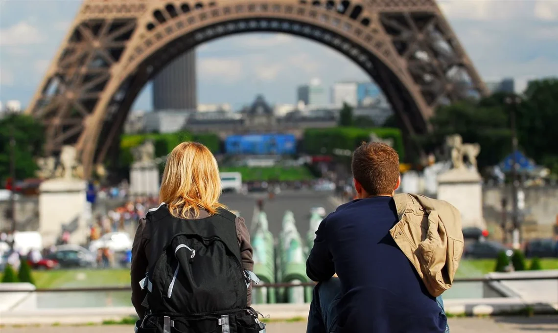 Brasileiros na Europa revelam como funciona a rotina de trabalho com escala reduzida