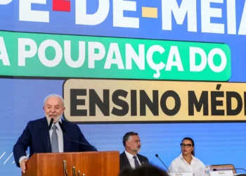 TCU bloqueia R$ 6 bi do programa Pé-de-Meia devido a irregularidades