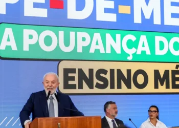 Governo Lula esclarece pausa no pagamento do Pé de Meia