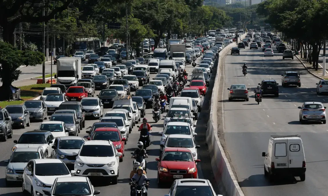 Motoristas recebem alerta sobre multas milionárias em estado específico