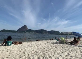 Feriadões de 2025 veja como aproveitar gastando pouco