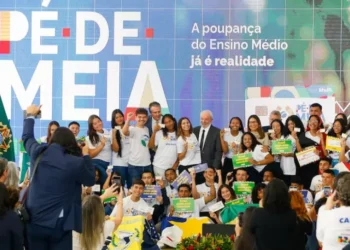 Pé-de-Meia tem orçamento bilionário suspenso pelo TCU devido a irregularidades no programa