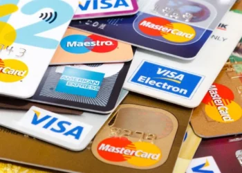 Dívidas de cartão de crédito: como evitar e o que fazer em caso de pendência