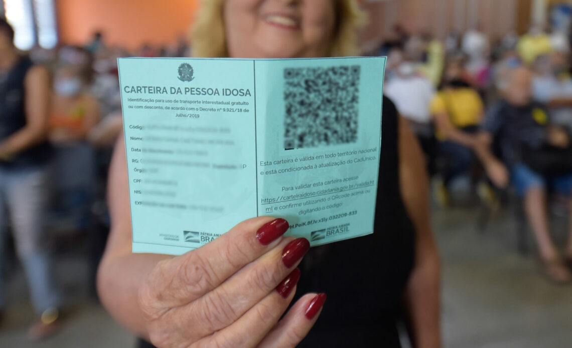 Carteira do Idoso: Aproveite benefícios exclusivos; veja como tirar a sua