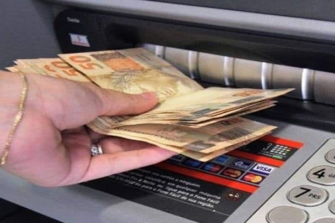 Saque de R$ 3.000 vai ficar disponível para esses estudantes