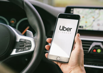 Ar-condicionado passa a ser requisito para motoristas da Uber em 2025