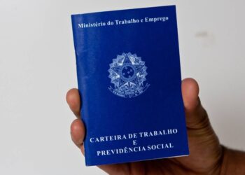 Descubra se você tem direito ao pagamento de R$ 2.424 por trabalho com carteira assinada