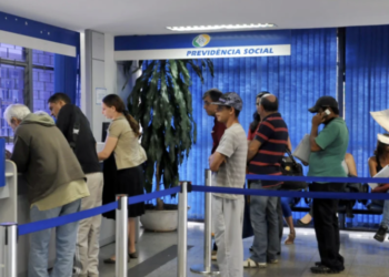 Fila do INSS aumenta: confira as promessas do governo Lula