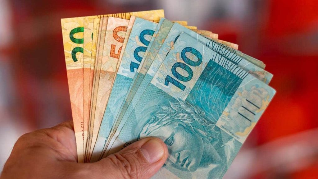 Descubra se você tem direito a um pagamento extra de R$ 1.600!