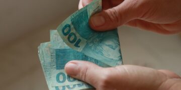 Extra caindo na conta dos inscritos do Bolsa Família; Confira se você está na lista