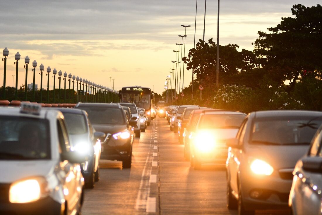 Nova legislação de trânsito pode fazer sua CNH acumular multas rapidamente