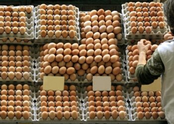 Alimento amado pelos brasileiros está caindo de preço nos supermercados