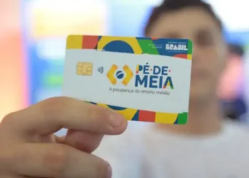 Menores de idade podem acessar o benefício Pé de Meia pela Caixa Tem