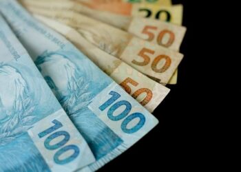 Novo salário mínimo de R$ 1.978 é confirmado; veja onde