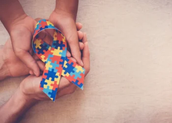 Diagnóstico tardio de autismo pode garantir benefício de R$ 1.518