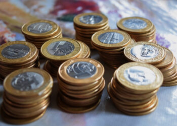 Moedas de 1 real podem valer 1.200 vezes mais e você está perdendo tempo