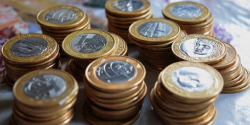 Moedas de 1 real podem valer 1.200 vezes mais e você está perdendo tempo