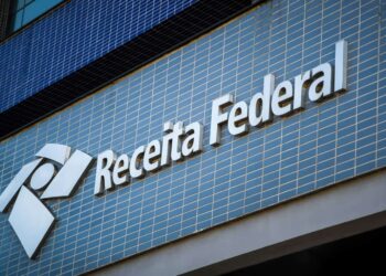 Receita Federal cogita retomar fiscalização de Pix e fintechs para maior controle financeiro