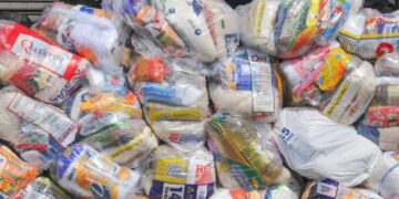 Governo está entregando milhões de cestas básicas para brasileiros; veja como pedir a sua